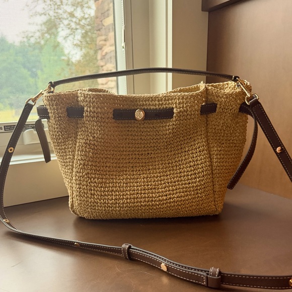 Tory Burch Handbags - Tory Burch purse like new